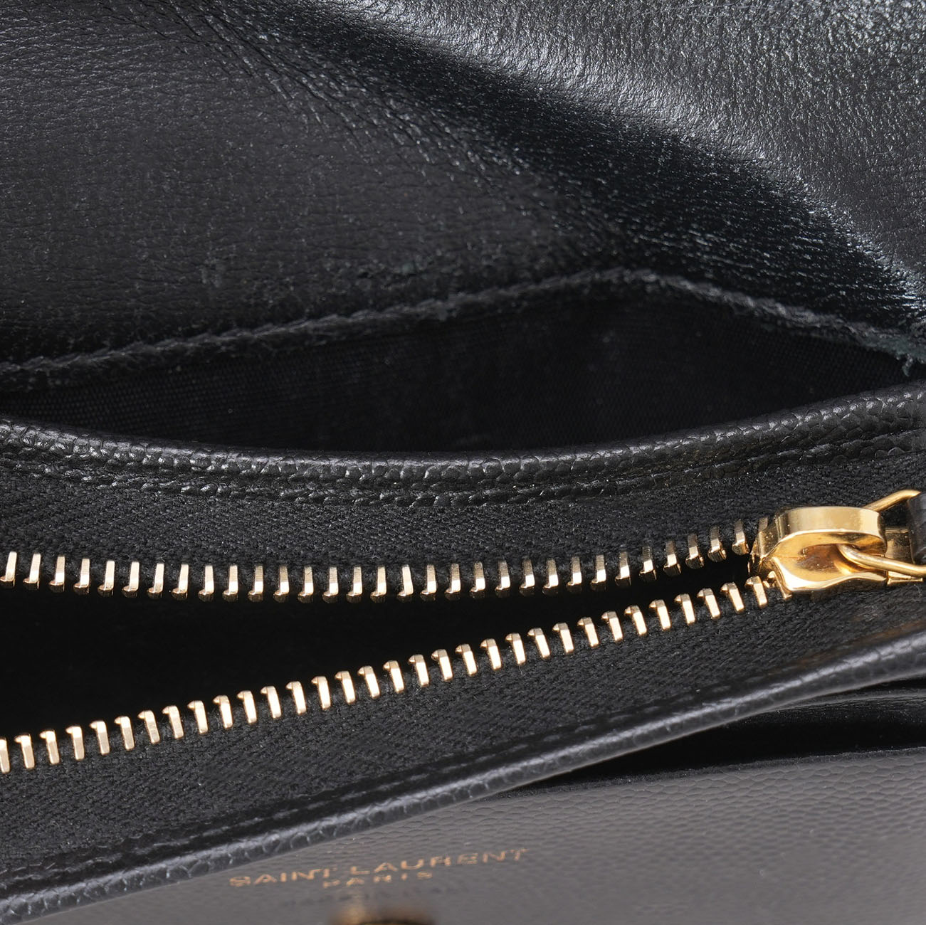 YVES SAINT LAURENT(USED)생로랑 모노그램 쉐브론 카드지갑
